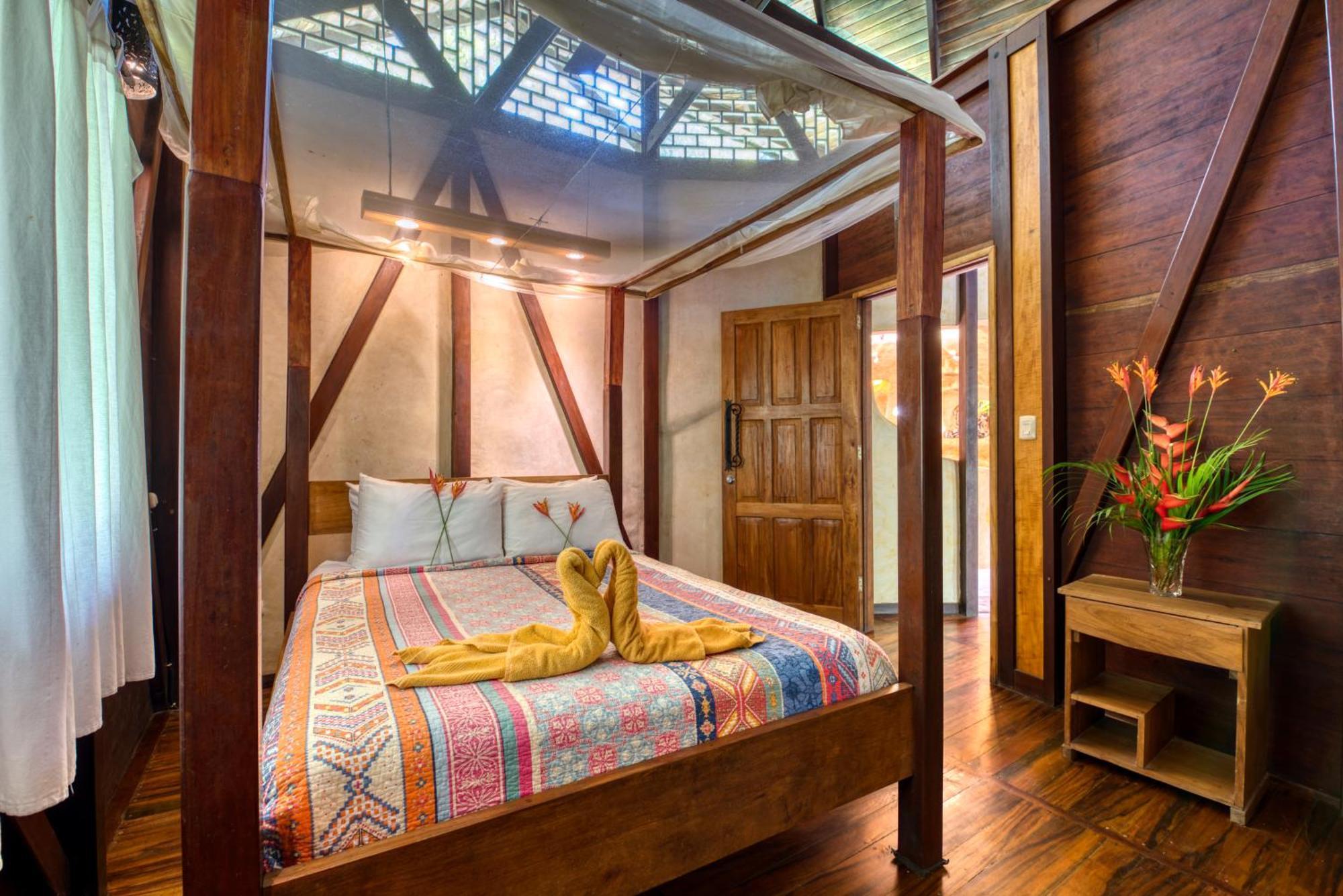 Tree House Beachfront Lodge Puerto Viejo de Talamanca Екстериор снимка