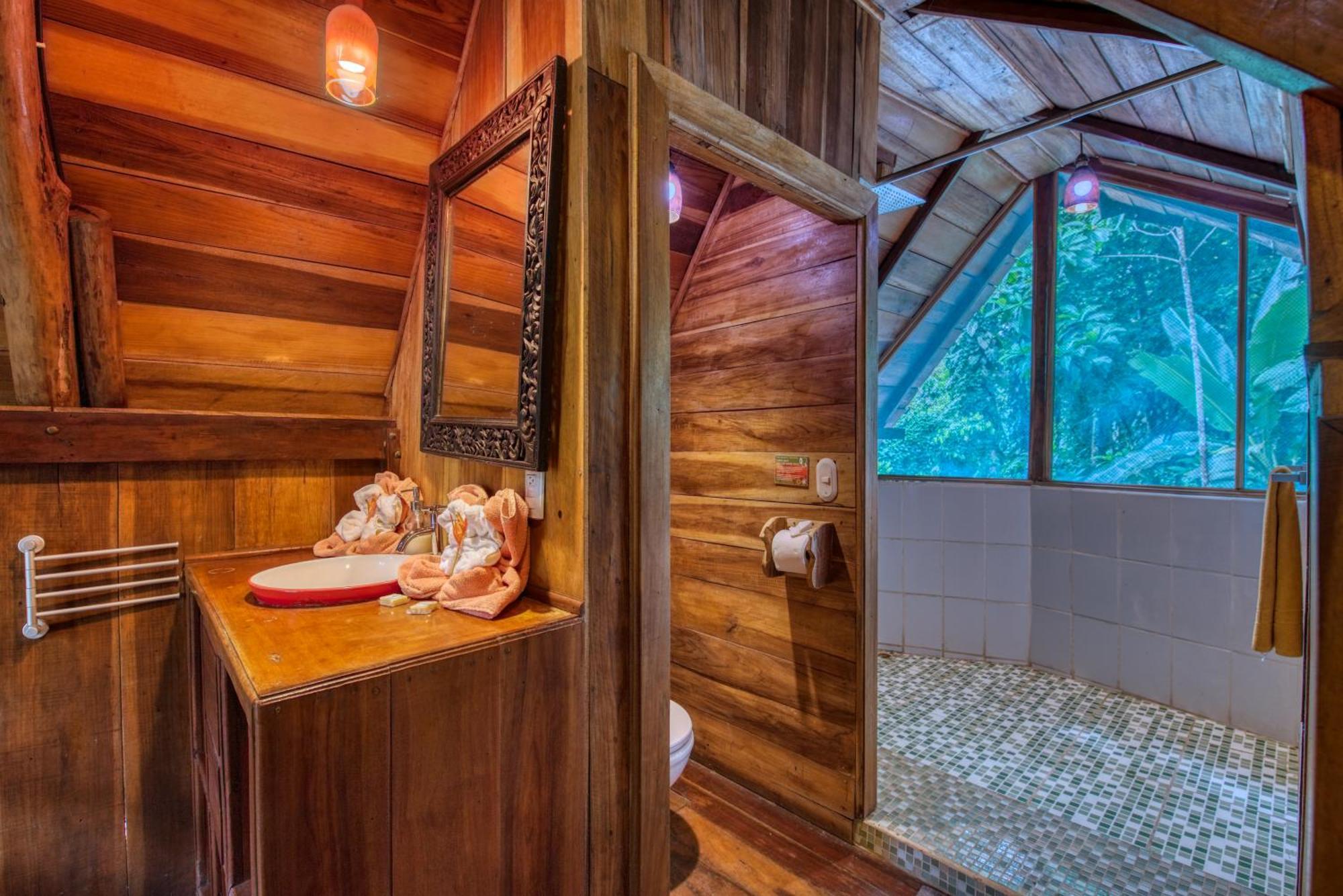 Tree House Beachfront Lodge Puerto Viejo de Talamanca Екстериор снимка