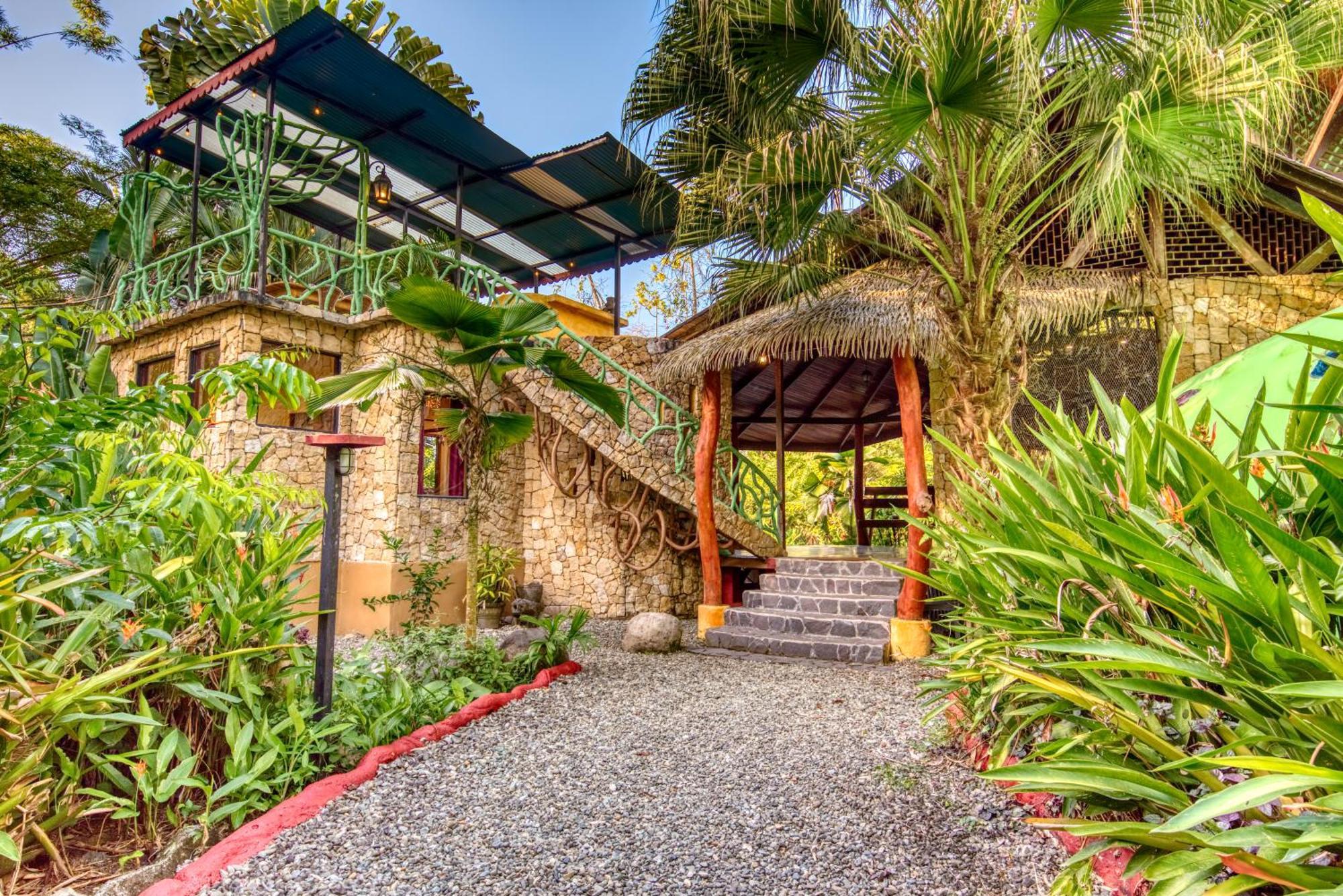 Tree House Beachfront Lodge Puerto Viejo de Talamanca Екстериор снимка