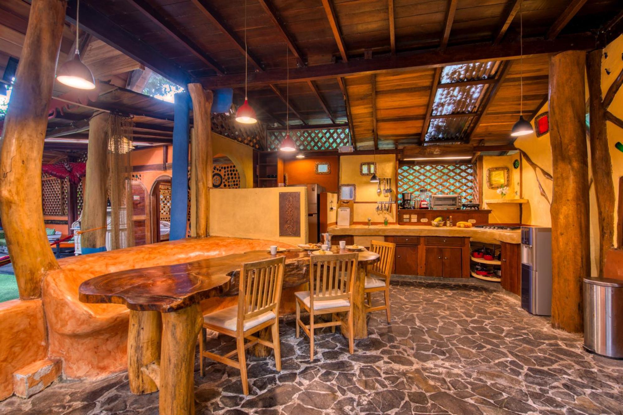 Tree House Beachfront Lodge Puerto Viejo de Talamanca Екстериор снимка