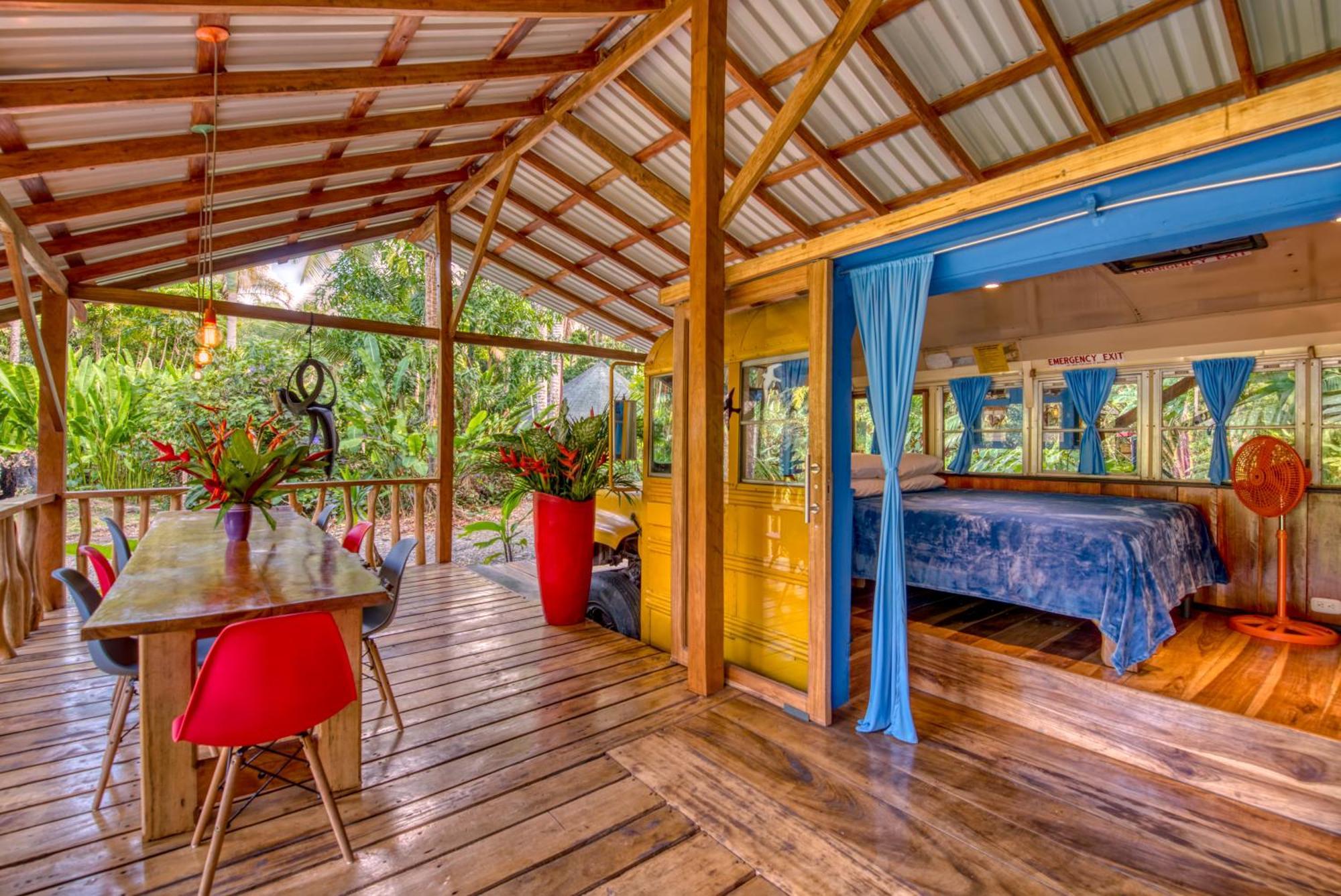 Tree House Beachfront Lodge Puerto Viejo de Talamanca Екстериор снимка