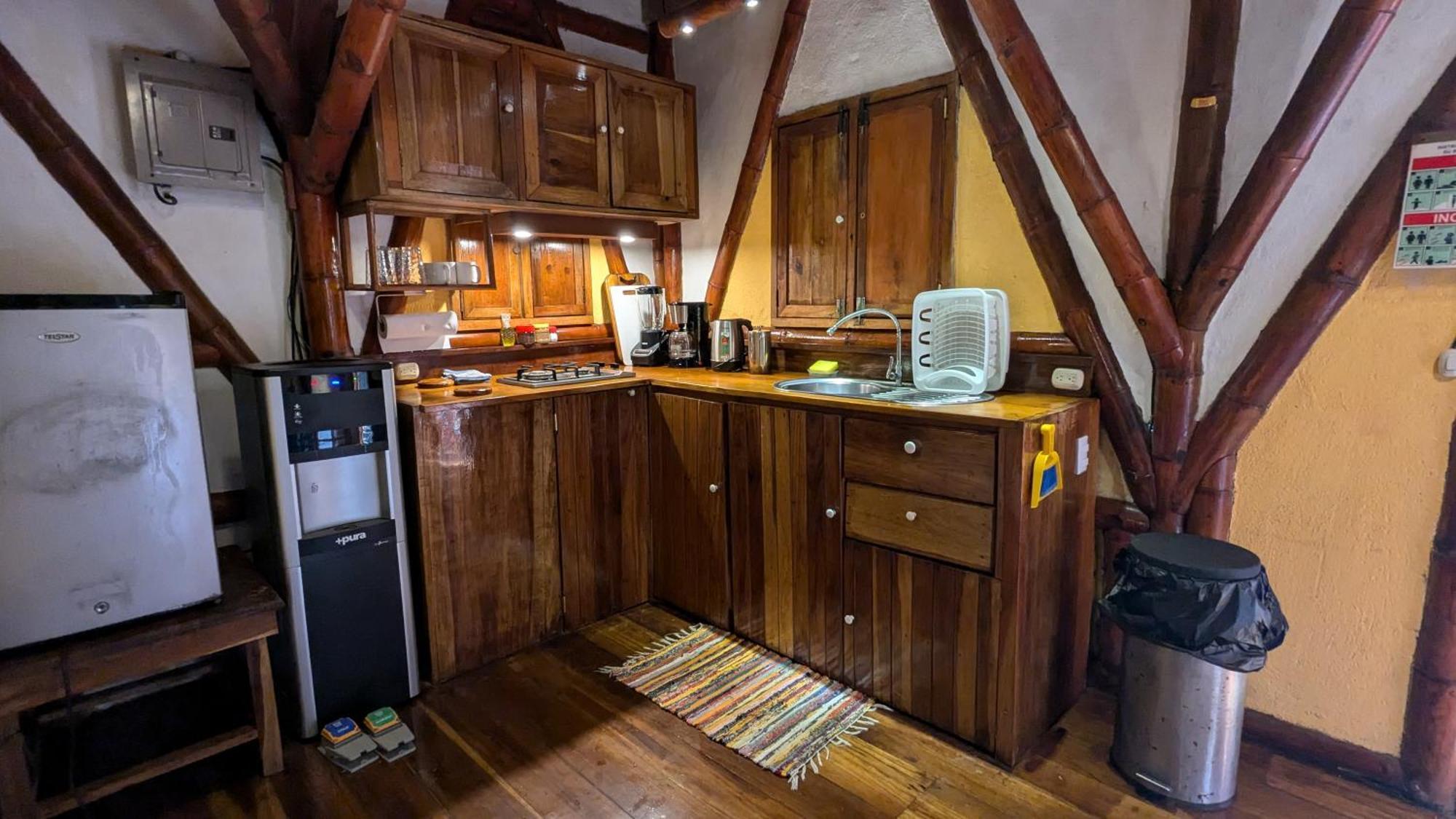 Tree House Beachfront Lodge Puerto Viejo de Talamanca Екстериор снимка