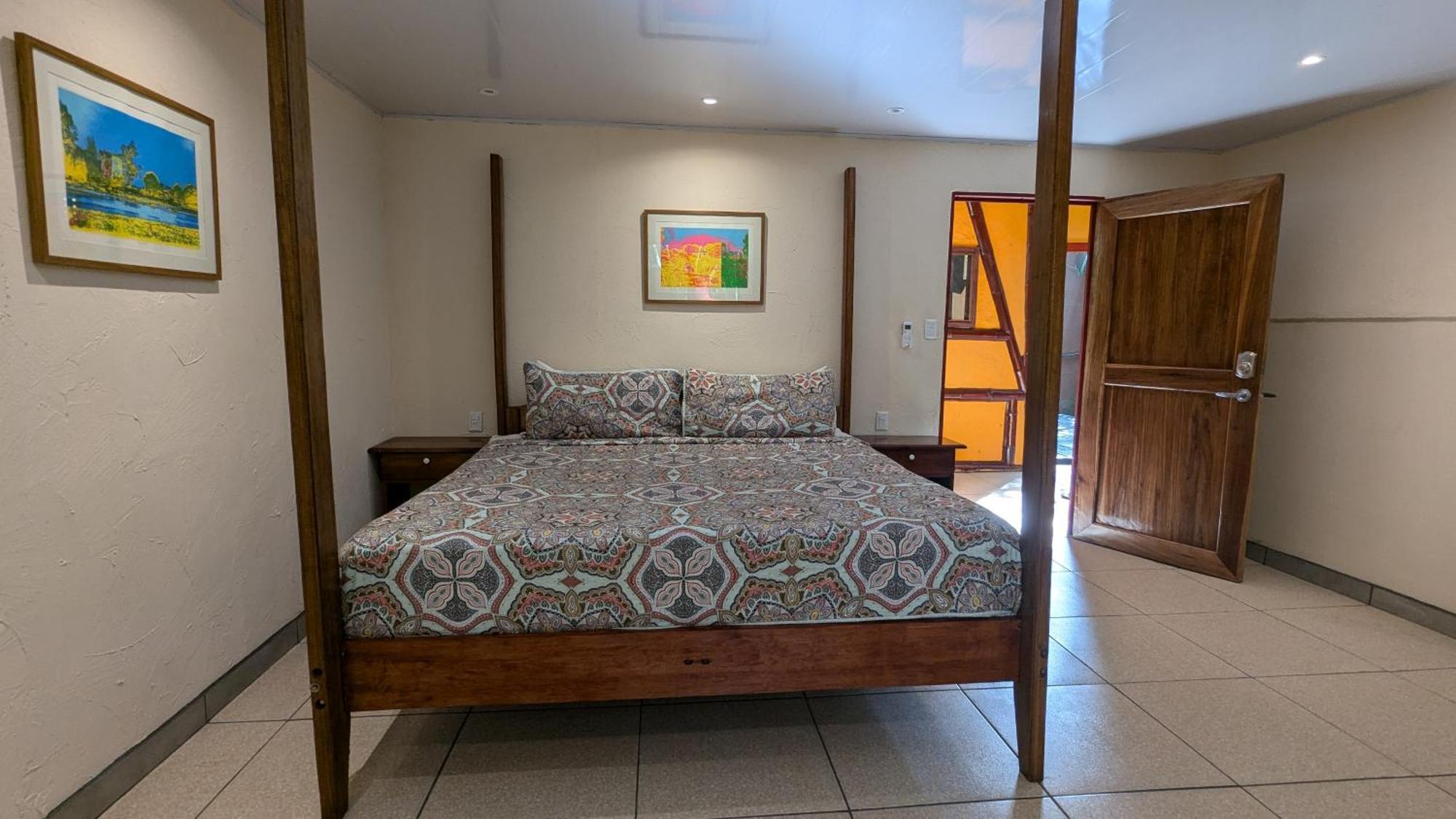Tree House Beachfront Lodge Puerto Viejo de Talamanca Екстериор снимка