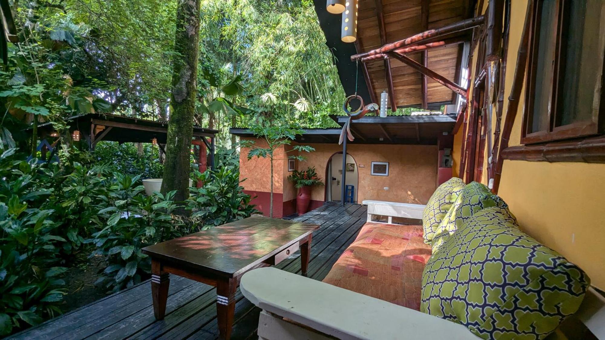 Tree House Beachfront Lodge Puerto Viejo de Talamanca Екстериор снимка