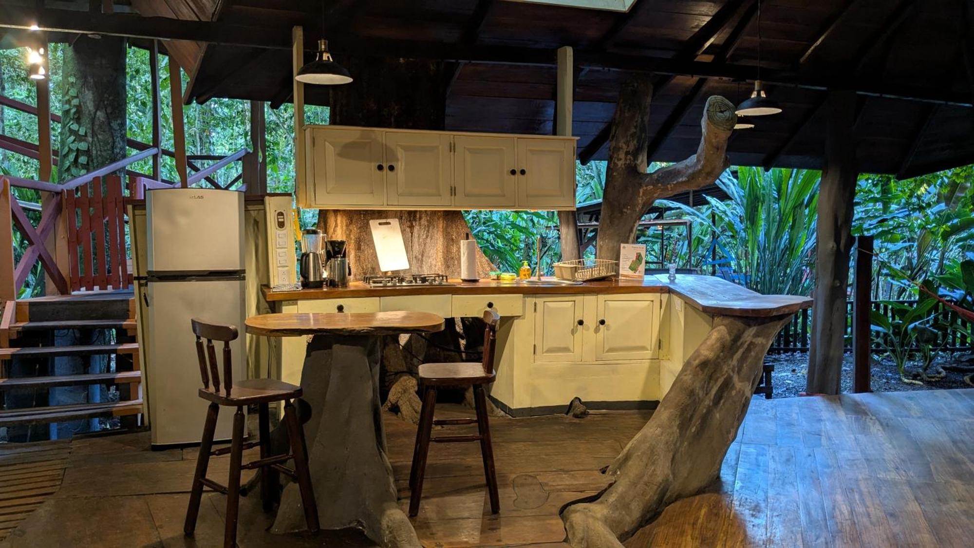 Tree House Beachfront Lodge Puerto Viejo de Talamanca Екстериор снимка