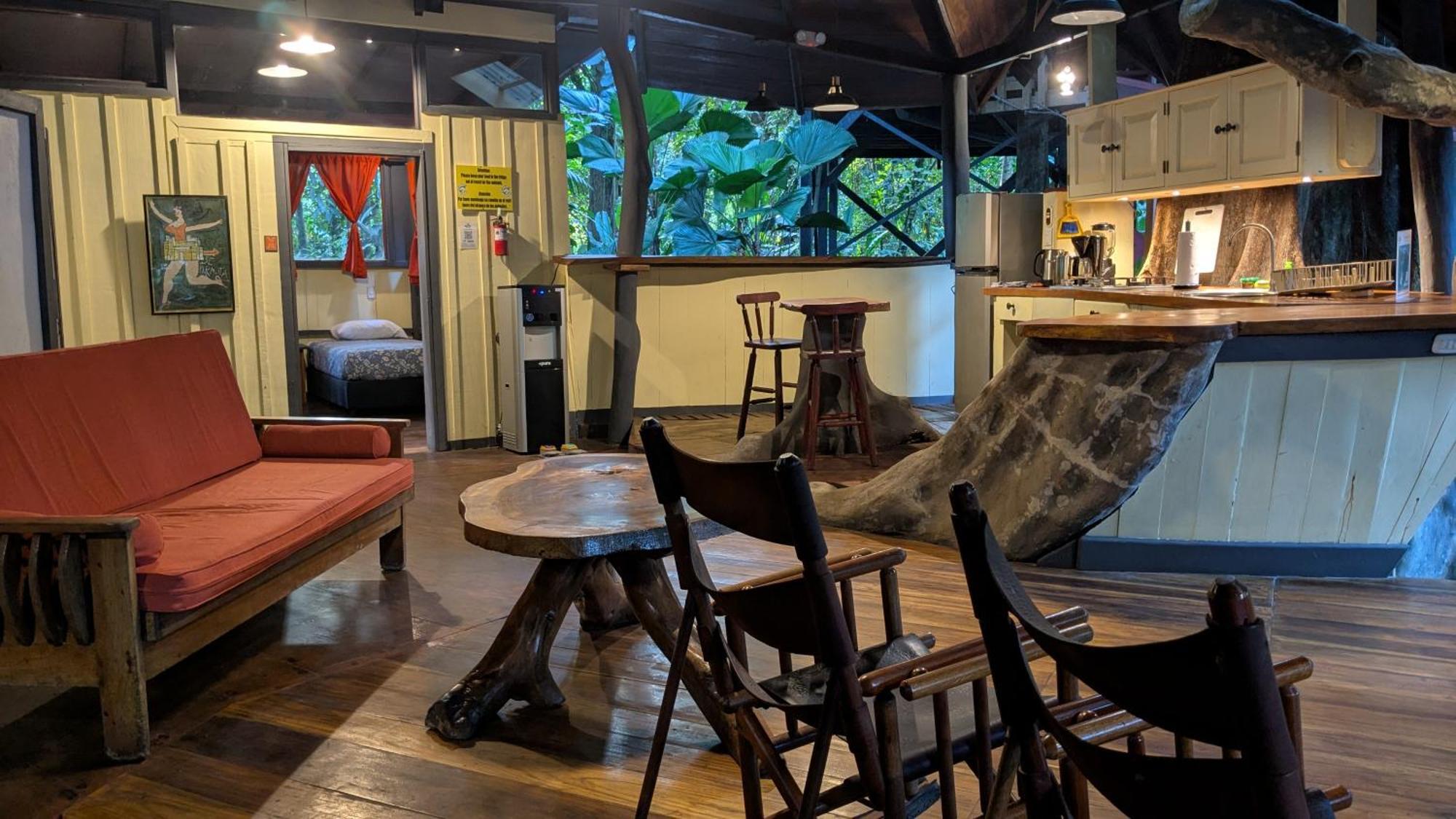 Tree House Beachfront Lodge Puerto Viejo de Talamanca Екстериор снимка